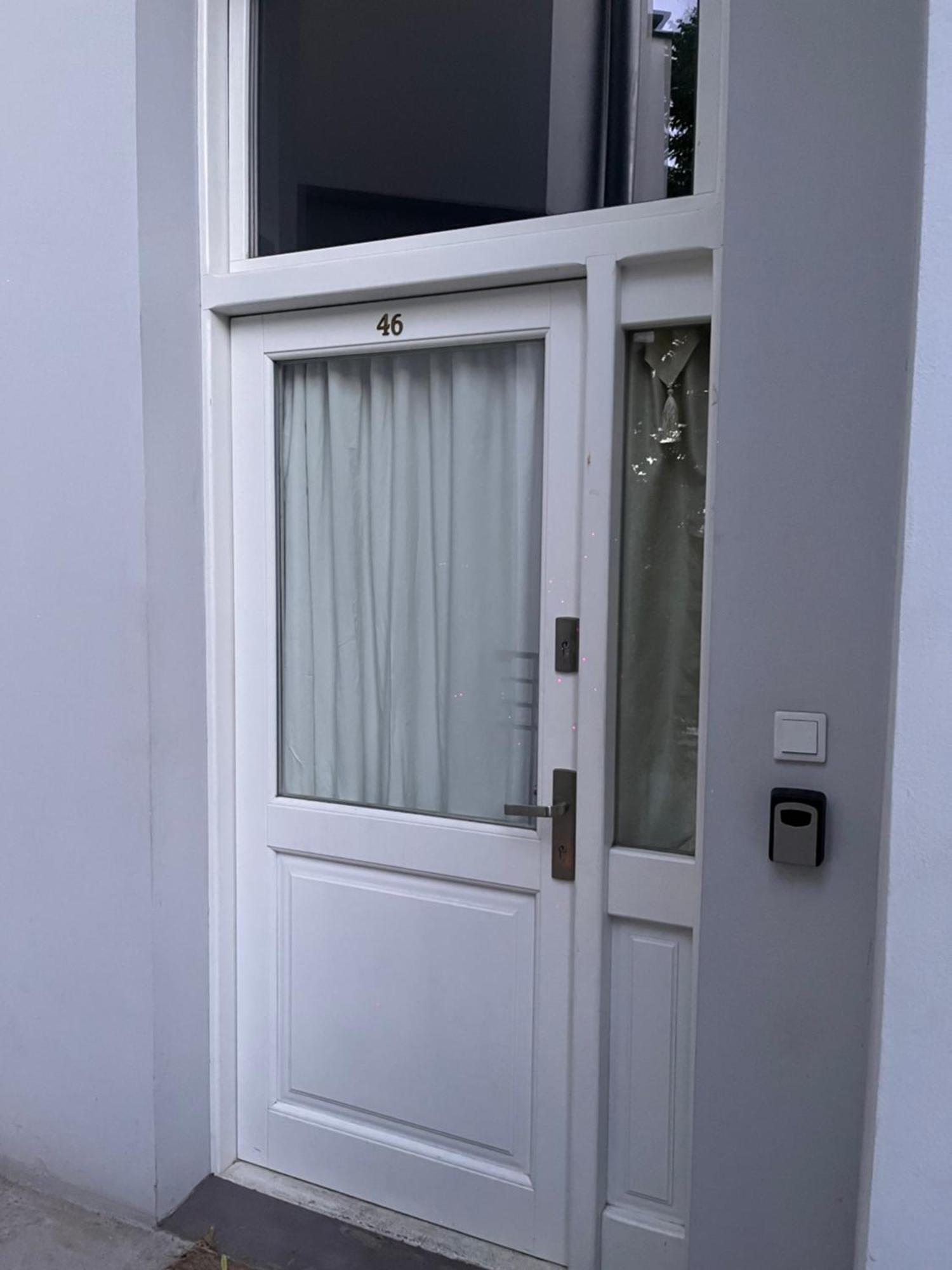 Charming Studio Apartment In The Heart Of The Jewish District! Красков Екстериор снимка