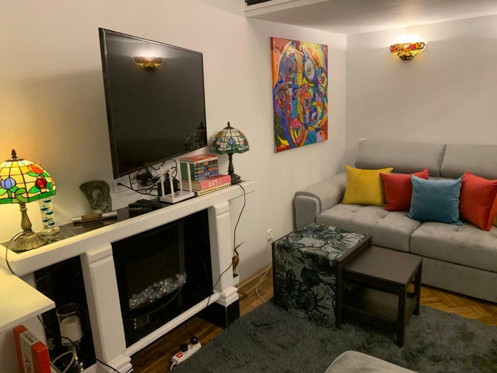 Charming Studio Apartment In The Heart Of The Jewish District! Красков Екстериор снимка